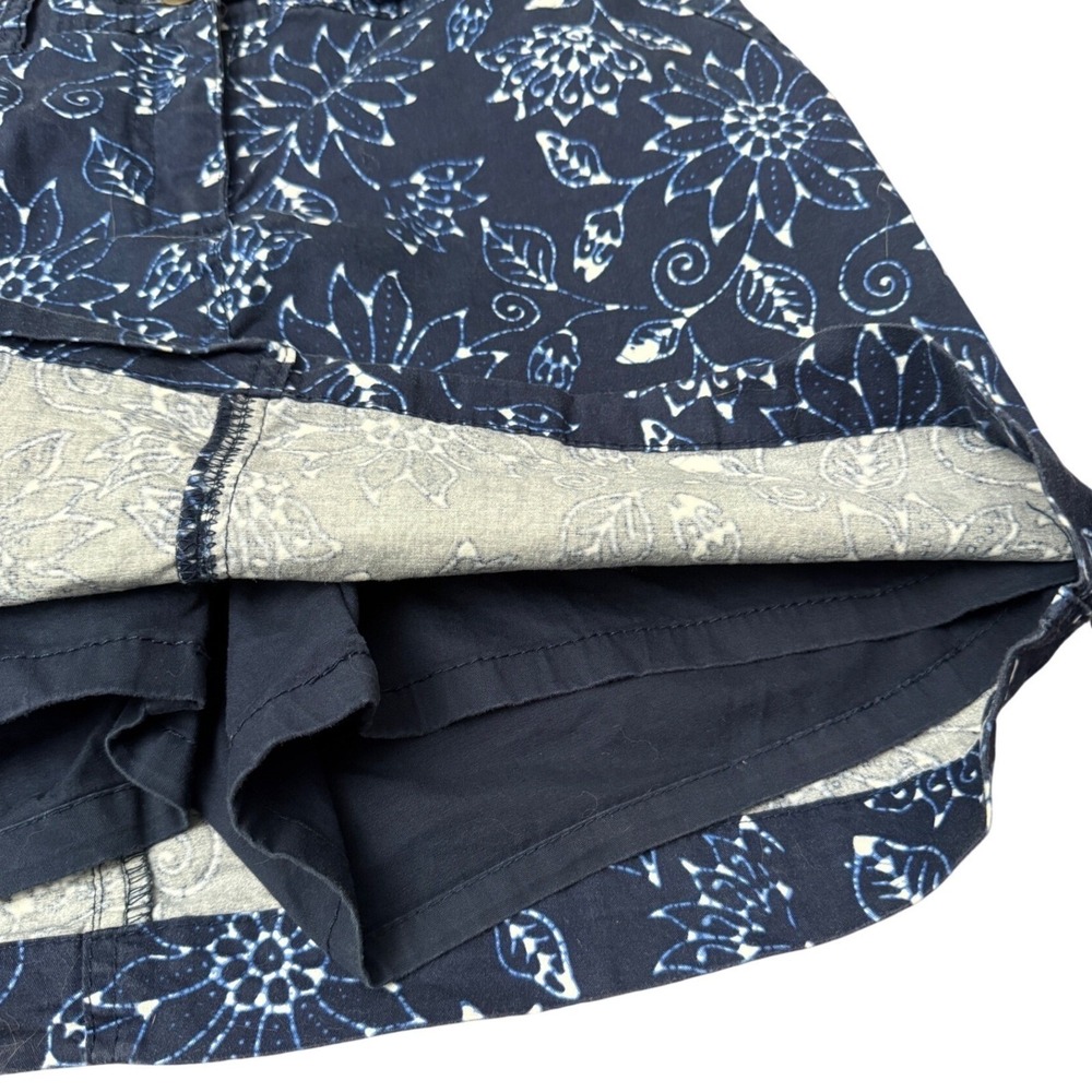 Laura Scott Skort Floral Batik Print Navy Blue Size 8P Petite Mini Skirt Shorts - Picture 3 of 7